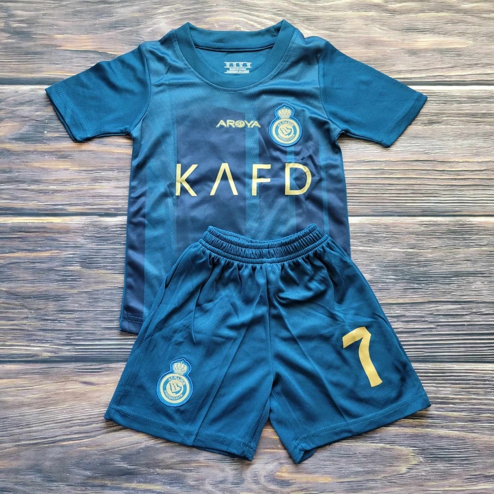Ronaldo al nassr kid's soccer uniform - Picture 2 of 2